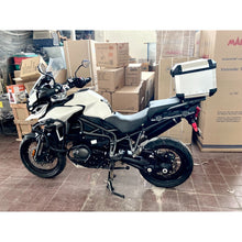 Cargar imagen en el visor de la galería, Triumph Tiger Explorer 1200 Xcx