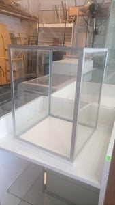 Exhibidor cubo vidrio  30X30X40